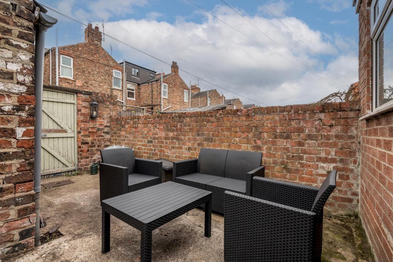 Pass The Keys Gorgeous Terrace Near Bishy Road Vila York Exterior foto